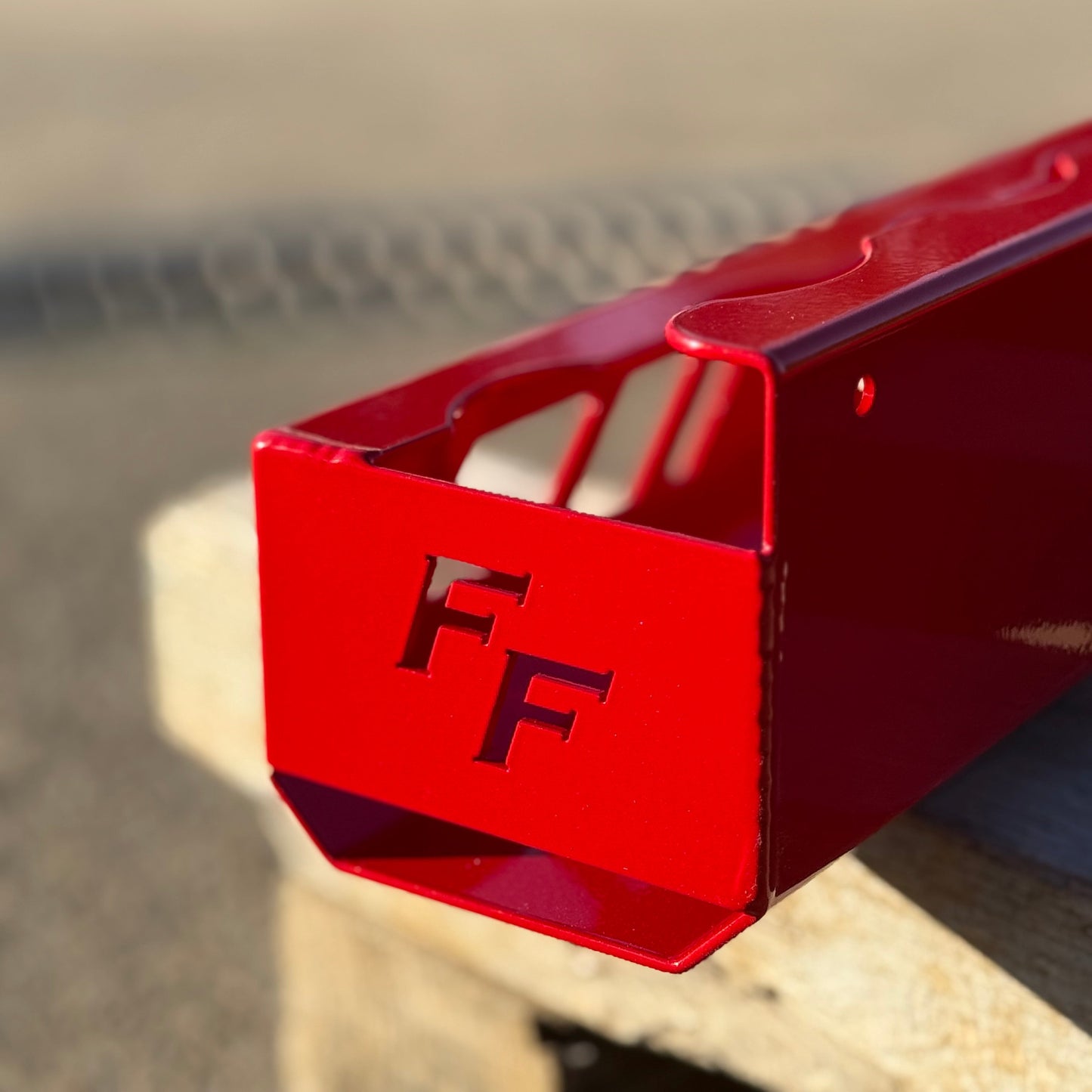 Medium Spray Can Holder (6 CANS)