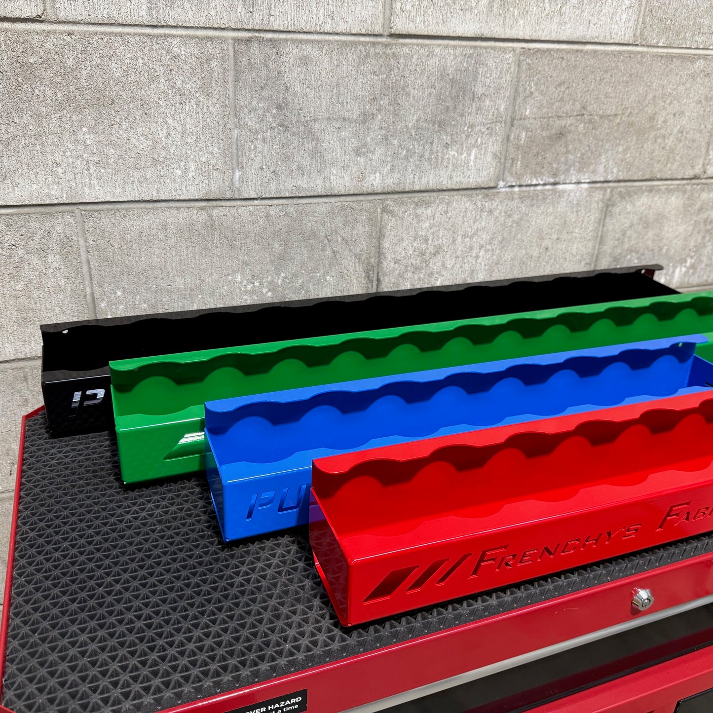 Extra Large Spray Can Holder (12 CANS)